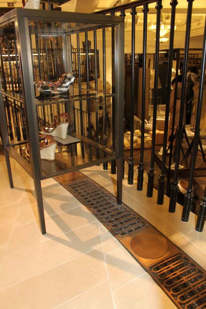burberry grilles curved