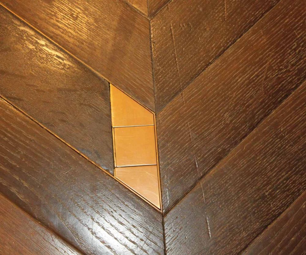 triangle floorbox