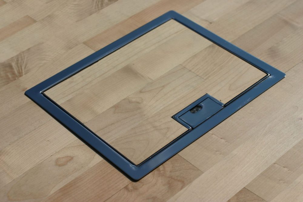 recessed flange polished 700 series floor box
