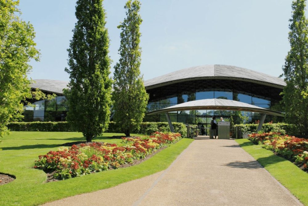 outside view of savill garden