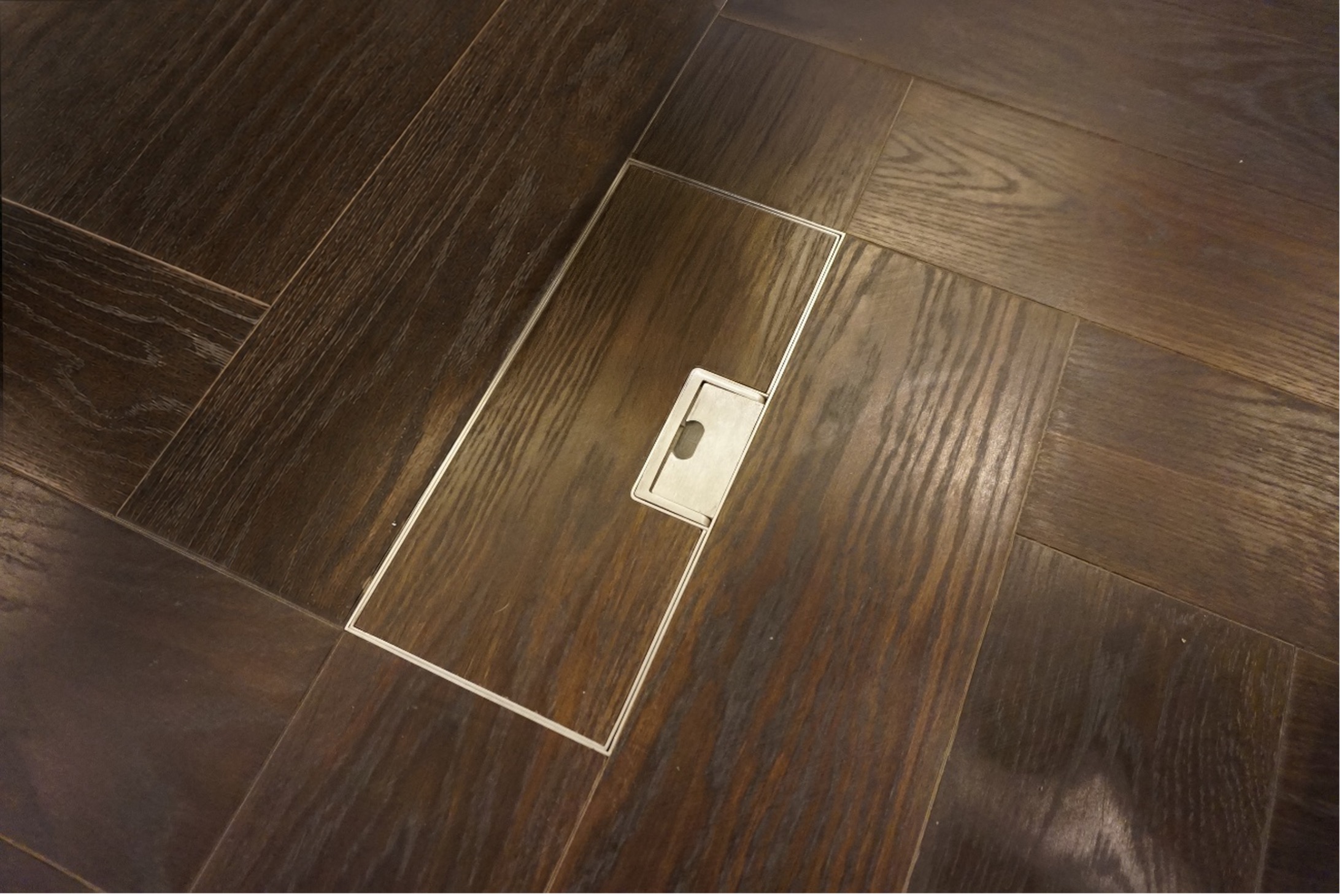 Choosing Floor Box Finishes: Brass, Bronze and Stainless Steel for Design-Led Interiors